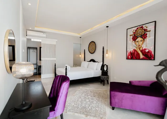 Muara Lovina Hotel 3*