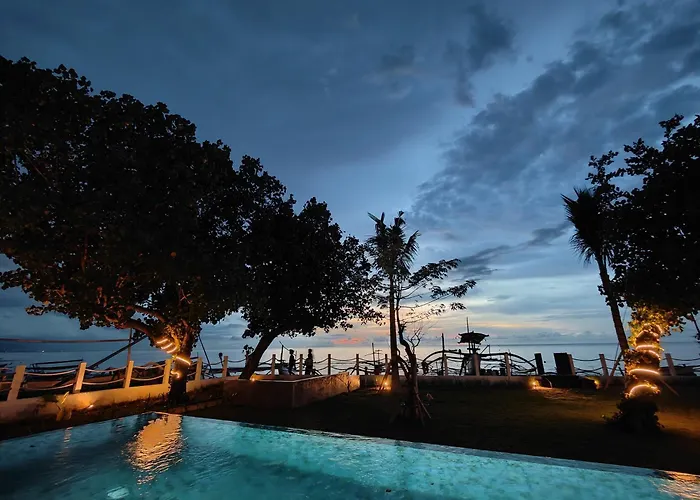 Muara Lovina Hotel 3*