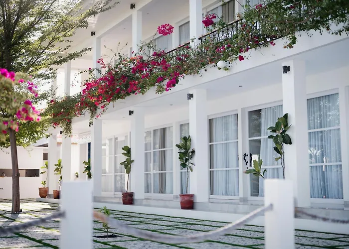 Hotel Muara Lovina Singaraja